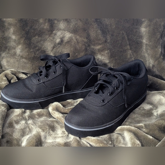 Heelys Black Canvas Sneakers like New condition,Youth 6 rollers - Picture 7 of 7